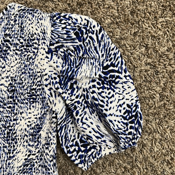 NWT Express Short Sleeve Patterned peplum top - Picture 5 of 6